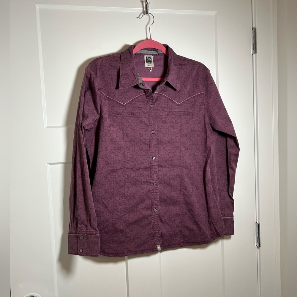 Women’s XL North Face button up long sleeve